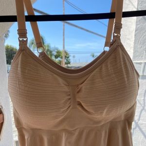 Sublime® Hands-Free Pumping & Nursing Tank